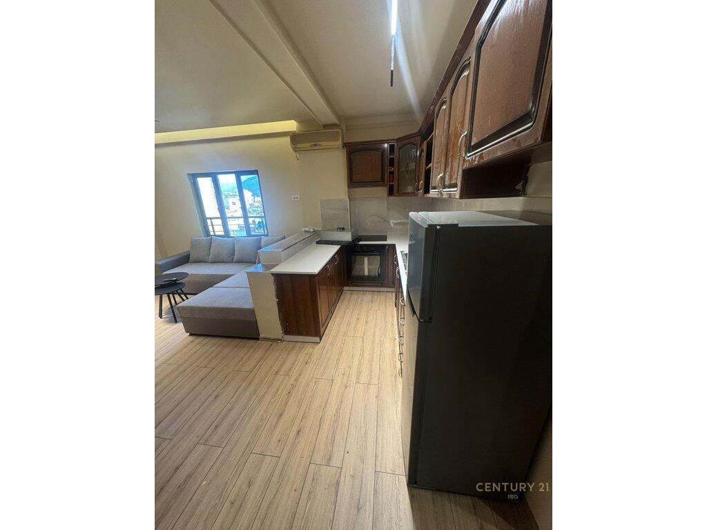 APARTAMENT 1+1 PER QIRA PRANE FIORI DI BOSKO!