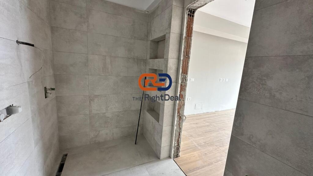 Tek Rezidenca Kodra e Diellit 2, Shitet Apartament 3+1+2, Me Super Pamje!!