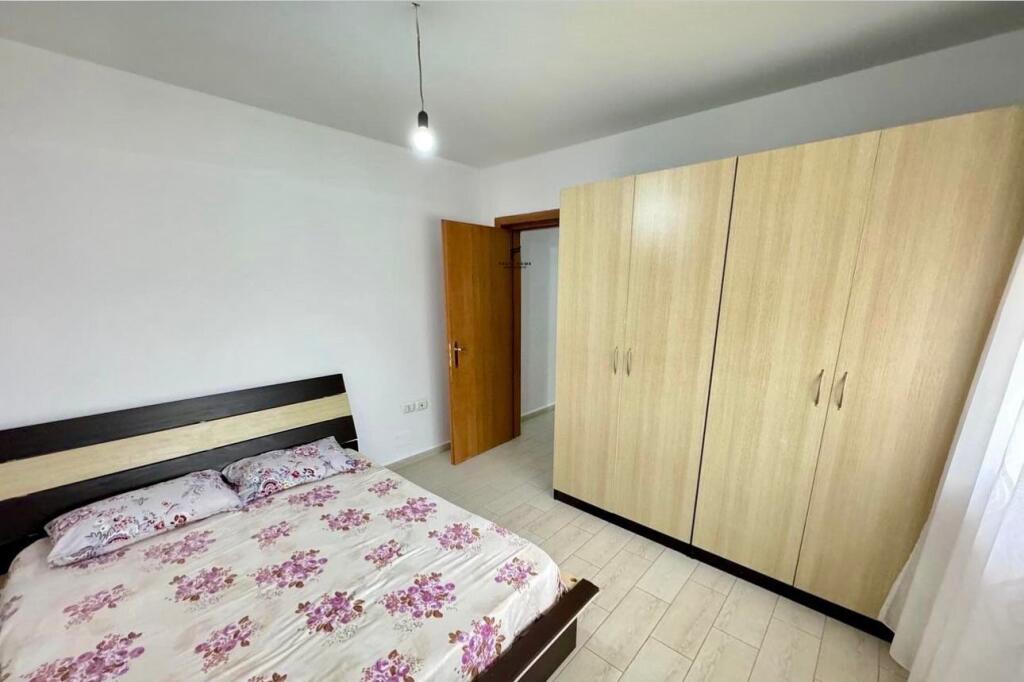 APARTAMENT ME QERA 2+1 KAMEZ 400 EURO