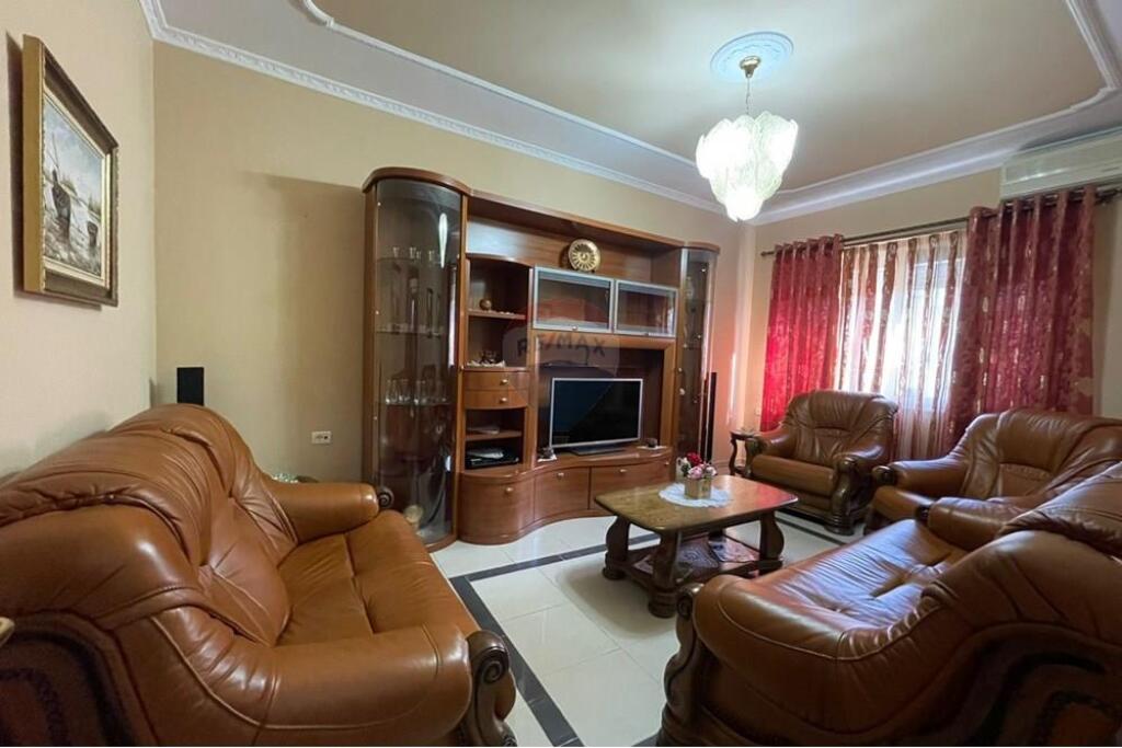 Apartament 1+1 per qira ne qender