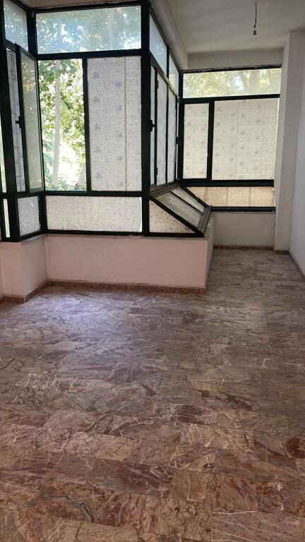 OFFICE FOR RENT 50M2 FORMER EXHIBITION 1,000 EURO