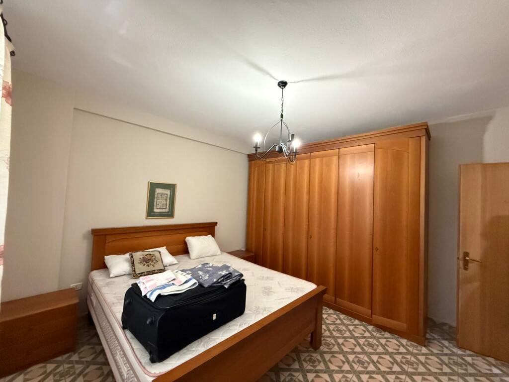 Jepet me qira apartament 2+1 tek 21 dhjetori