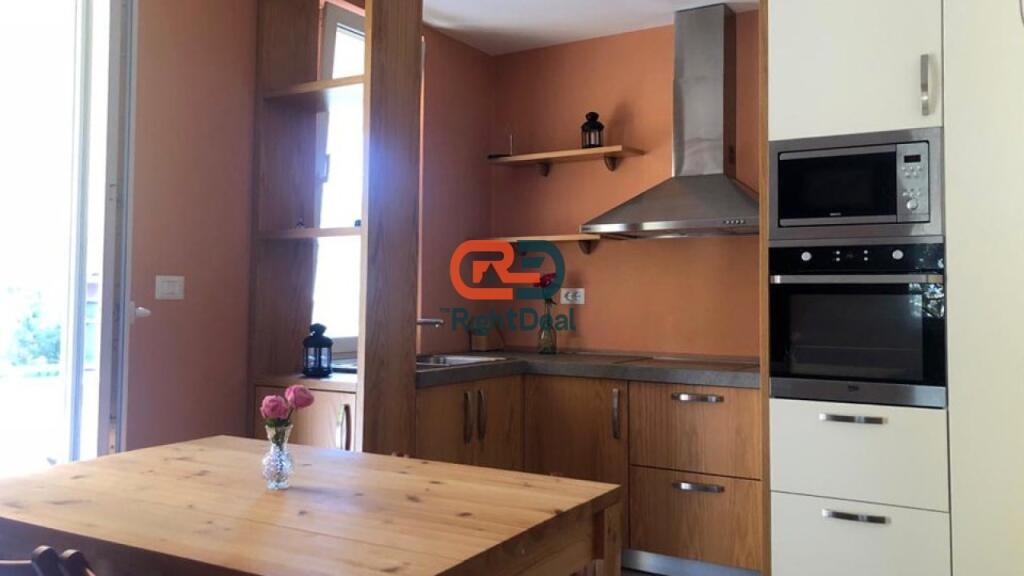 Tek Myslym Shyri, Jepet Me Qira Apartament 1+1 I Investuar !!