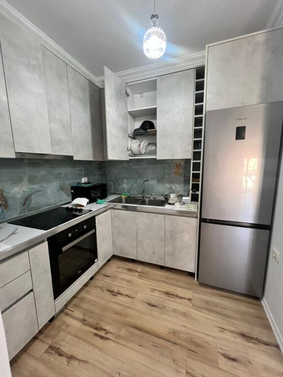 Jepet me qira 1+1  tek gjimnazi Sami Frasheri