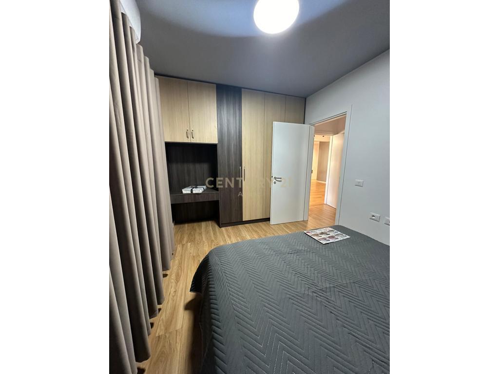 ISH FUSHA E AVIACIONIT: APARTAMENT 2+1 ME QIRA