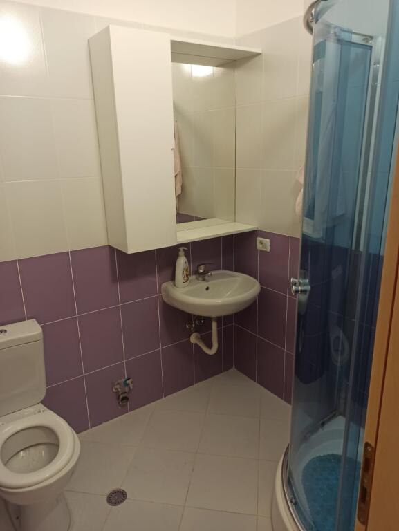 Apartament me qera 3+1+2 tek Liqeni i Thate