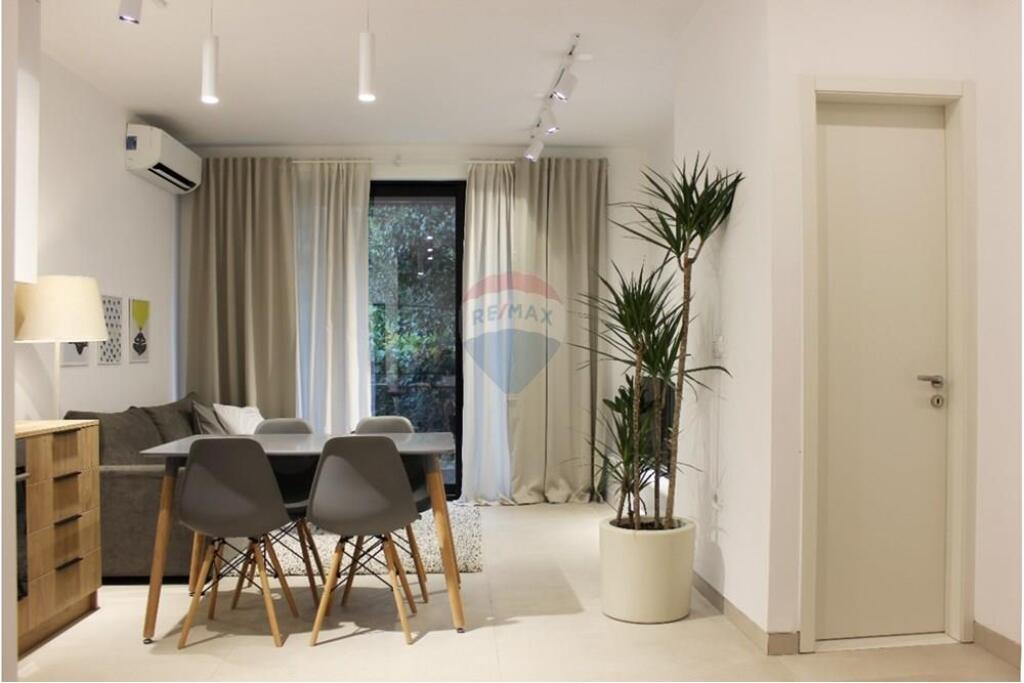 Apartamnet me qira ne Myslym Shyri prane Karburant Kastratit.