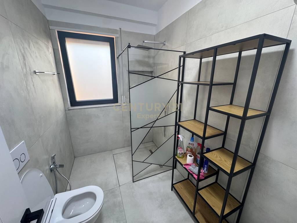 AFFITTIAMO APPARTAMENTO 2+1+2 VICINO A VIA DURRËS