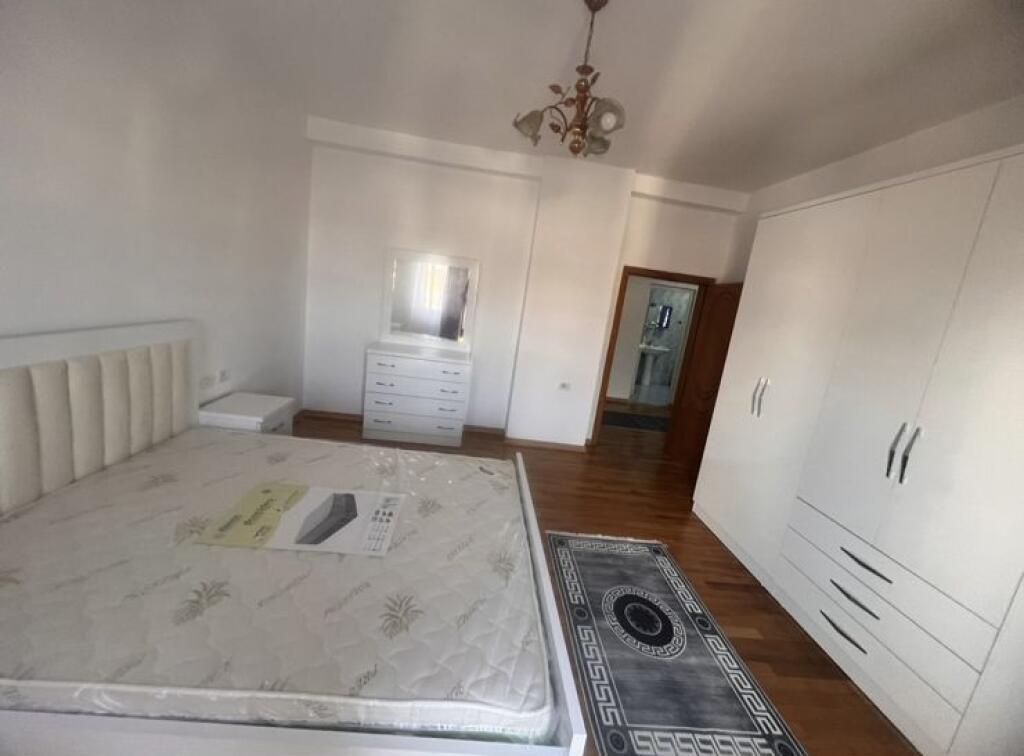 🏡 Jepet Apartament 2+1 me Qira në Fund të Rrugës Don Bosko, pranë Kompleksit Fiori Di Bosco, Tiranë