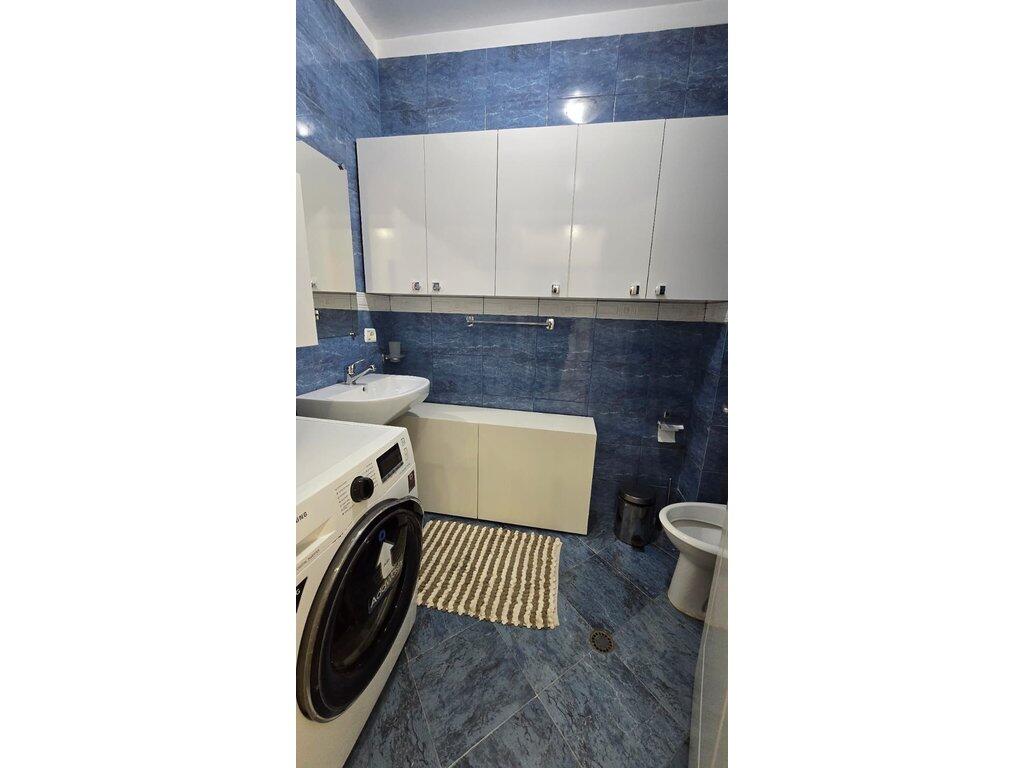 Affittasi appartamento 2+1 presso 9 Katshet vicino a Piazza Skenderbej !
