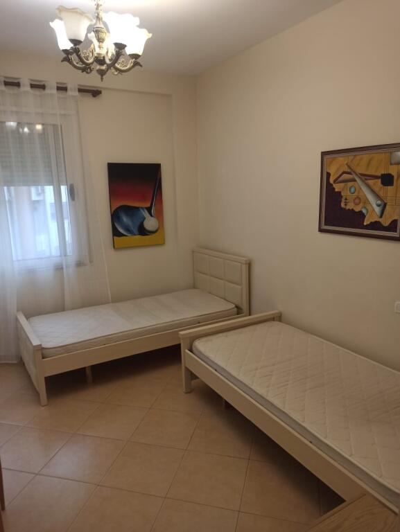 Apartament me qera 3+1 tek Liqeni i Thate