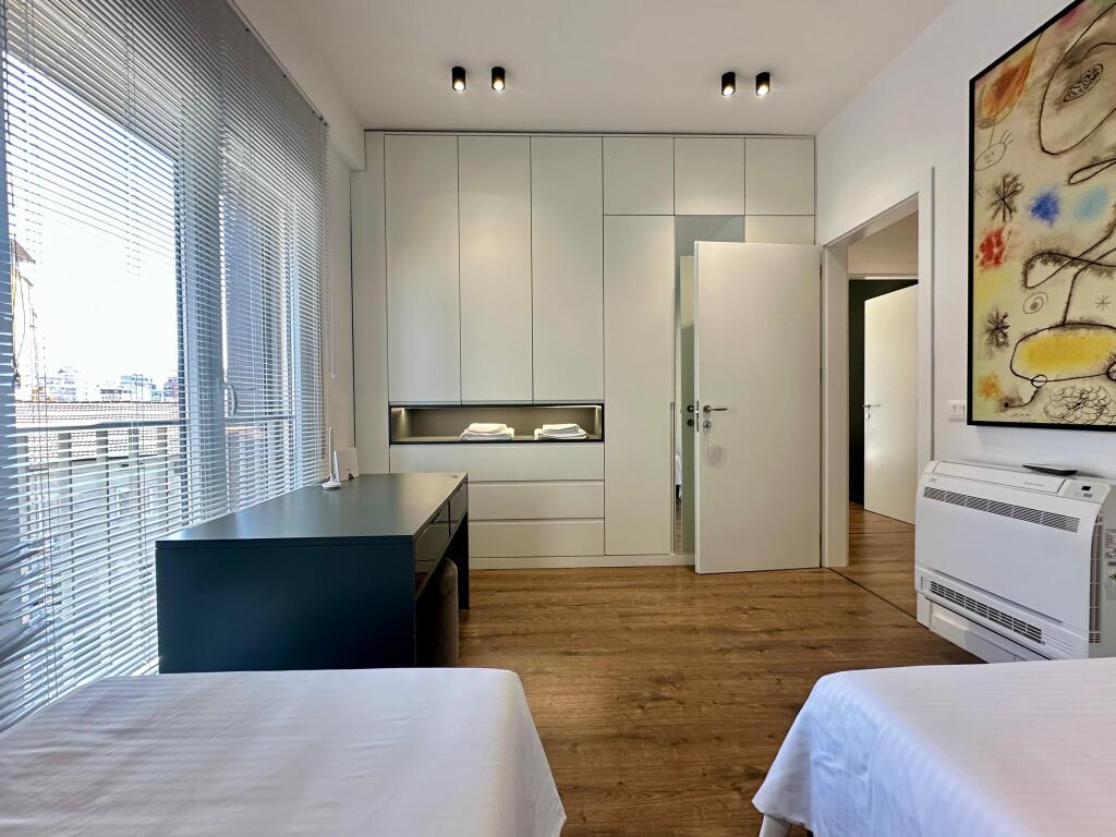 APARTAMENT LUKSOZ ME QIRA – RR. E DIBRËS, PRANË HOTEL ELISA