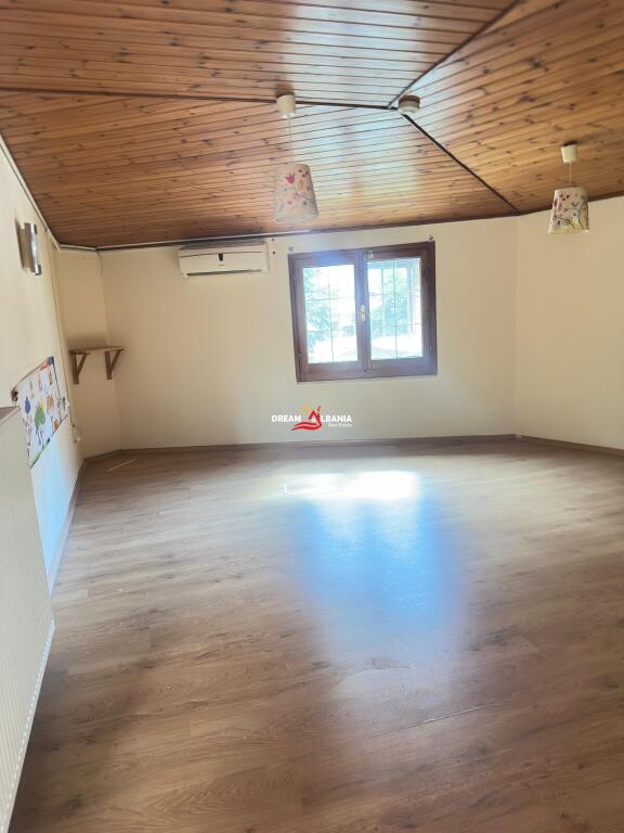 Villa di 3 piani in affitto, Comune di Parigi (ID 4251422)