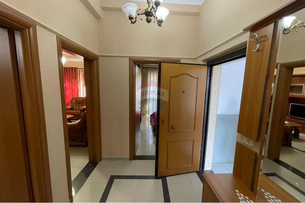 Apartament 1+1 per qira ne qender