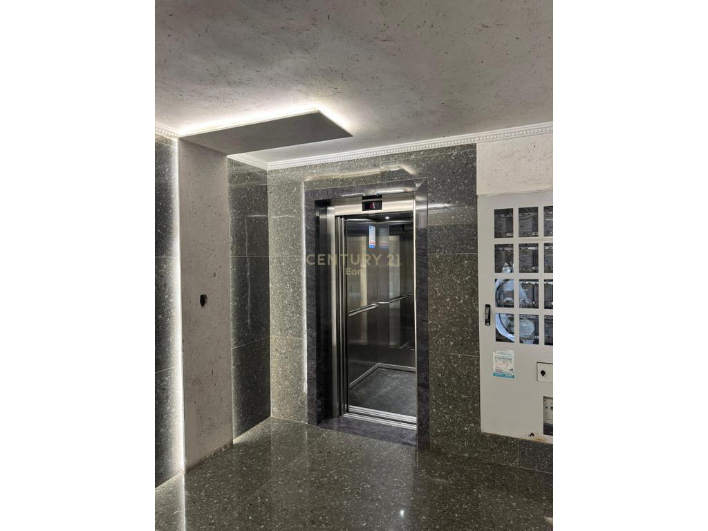 JEPET ME QIRA APARTAMENT 2+1 NE PLAZH! 450 € /Muaj