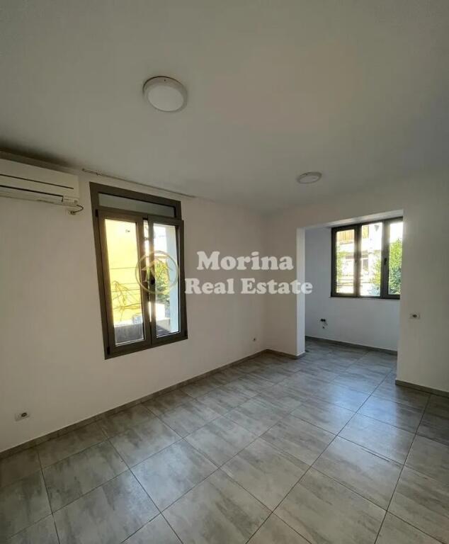 Qera, Ambient Biznesi,  Rruga e Dibres,  500 euro/muaj.
