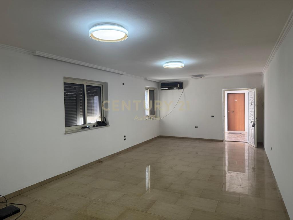 JEPET ME QIRA APRTAMENT 3+1+2 TE RRUGA FORTUZI, TIRANE