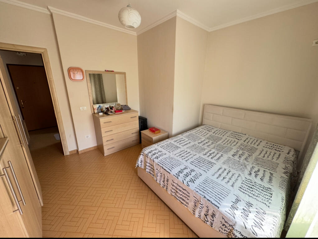 JEPET ME QIRA APARTMENT 2+1 NE ASTIR PRANE VILES L !!