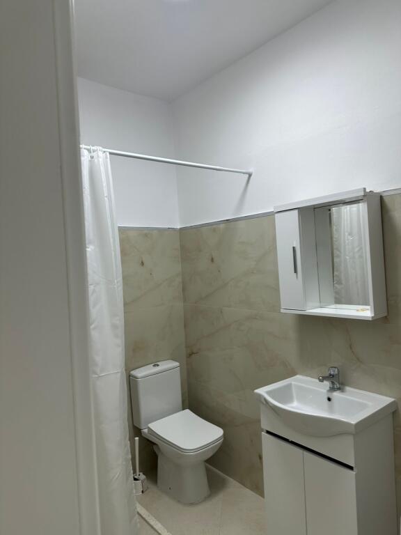 Apartament me qera 2+2