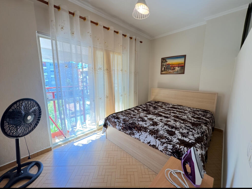 JEPET ME QIRA APARTMENT 2+1 NE ASTIR PRANE VILES L !!