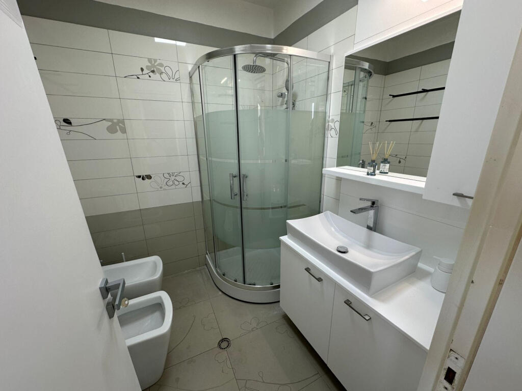 Appartamento in affitto 3+1 a Pazari i Ri (ID B230172) Tirane