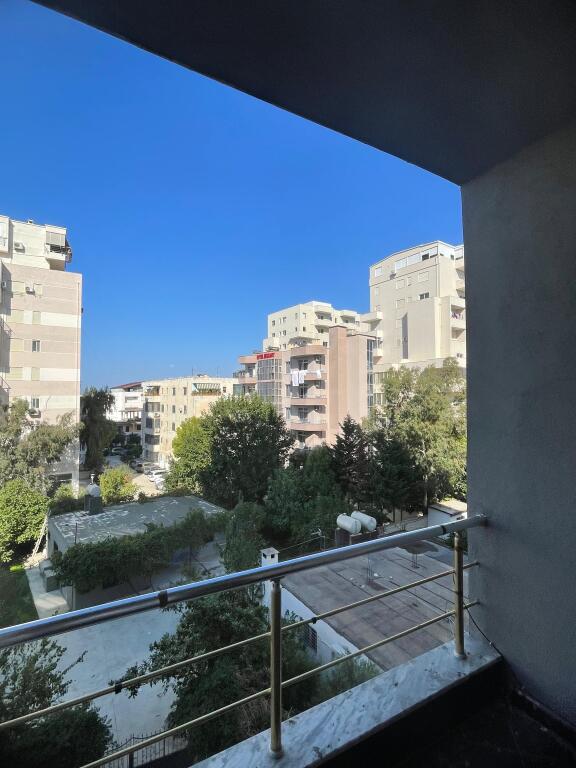 Shitet apartament Plazh 2+1+2 120000€ i diskutushem