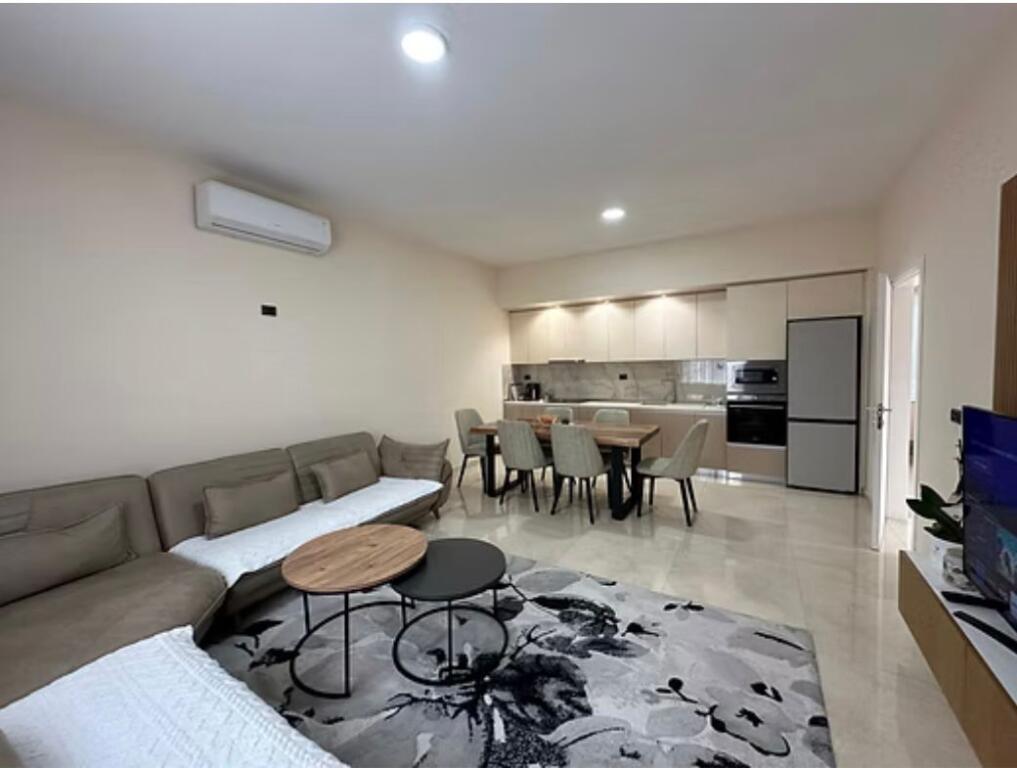 Two-story villa for rent in Bathore/500 euros