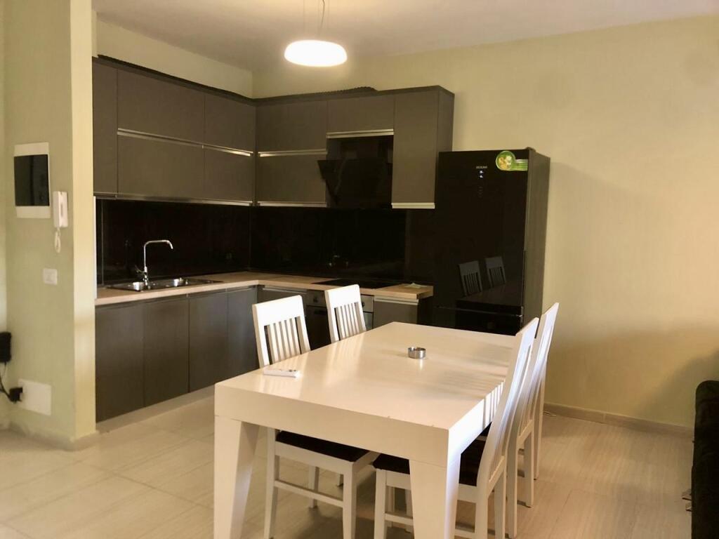🏡 Jepet me Qira Apartament 2+1 prane Stadiumit Dinamo