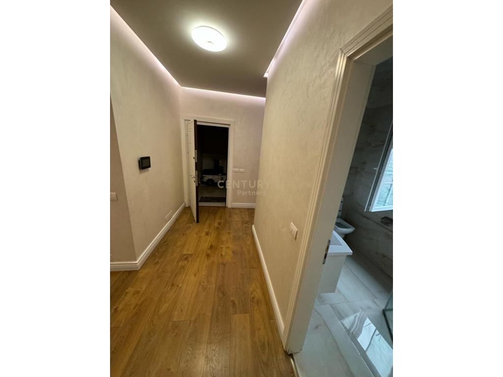 Japim me qira apartament 3+1+2 &amp; 2 poste parkmi ne Fresk