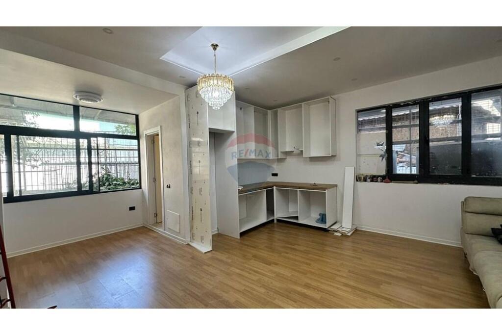 Apartament 1+1. Ne Qender