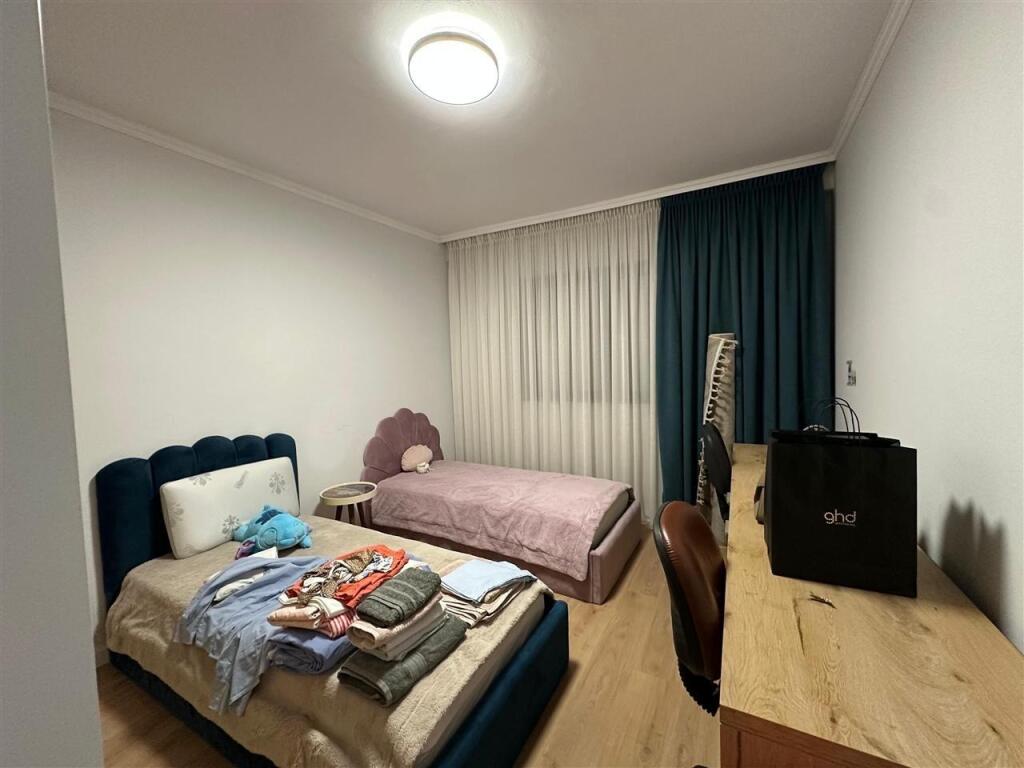 APARTAMENT ME QERA 2+1+2 RRUGA E DURRESIT 1.450 EURO