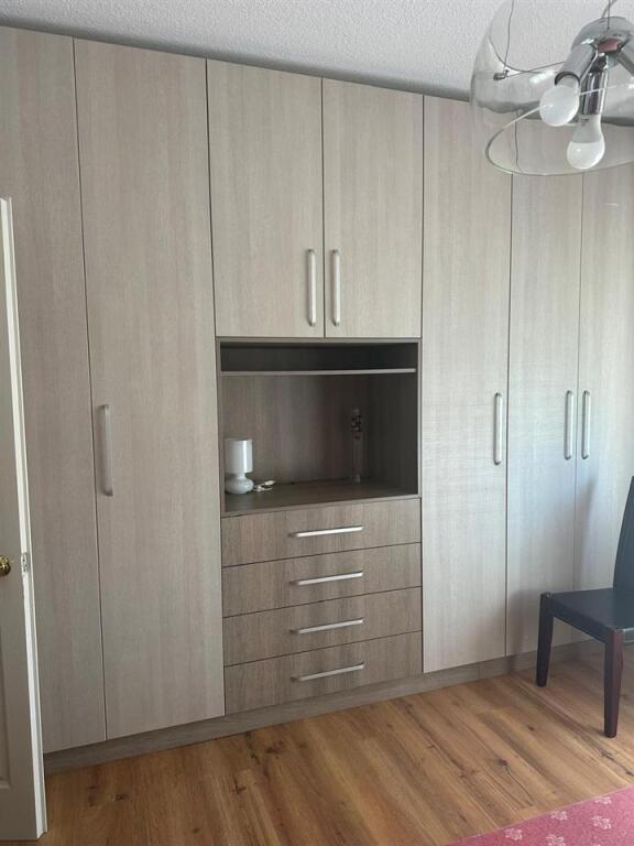 APARTAMENT KOMOD ME QIRA 2+1 TE RRUGA KOSOVAREVE TIRANE LIQENI ARTIFICIAL