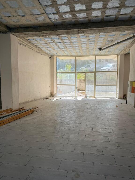 🏢Business Premises for Sale | 📍Liqeni i Thatë | 📐111m²