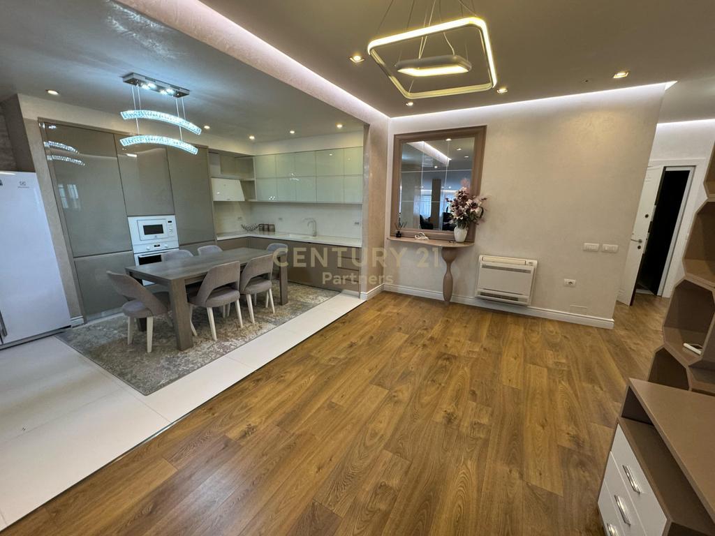 Japim me qira apartament 3+1+2 &amp; 2 poste parkmi ne Fresk