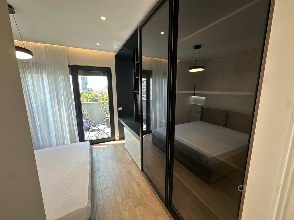 Affittasi super appartamento 2+1+2 bagni + veranda in Via Elbasan!