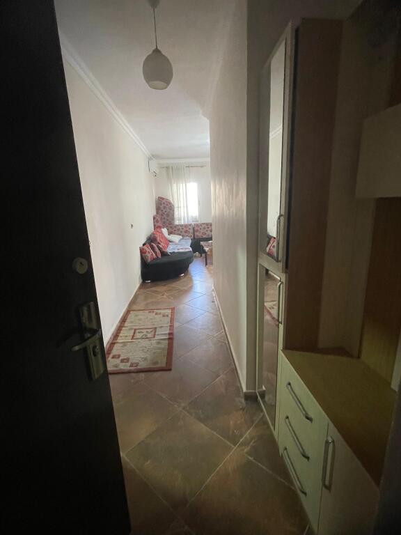 Shitet apartament Plazh 2+1+2 120000€ i diskutushem