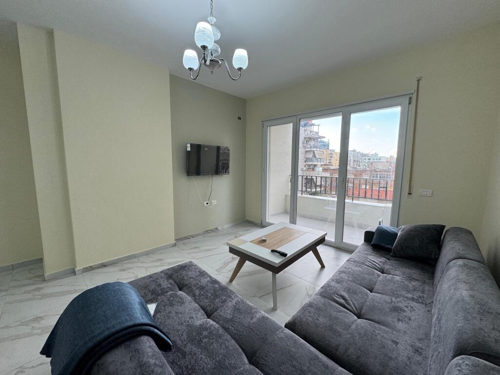 Apartament 1+1 me qira 📍 Vendndodhja: Tek Pazari i Ri💶 Çmimi: 700 €/muaj