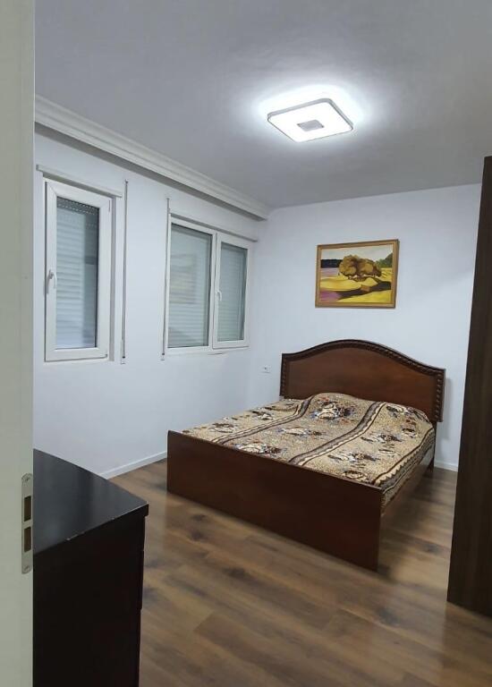 Jepet me qira apartament 1+1 TE AMERIKAN 2 Rruga E Dibres 45.000 leke