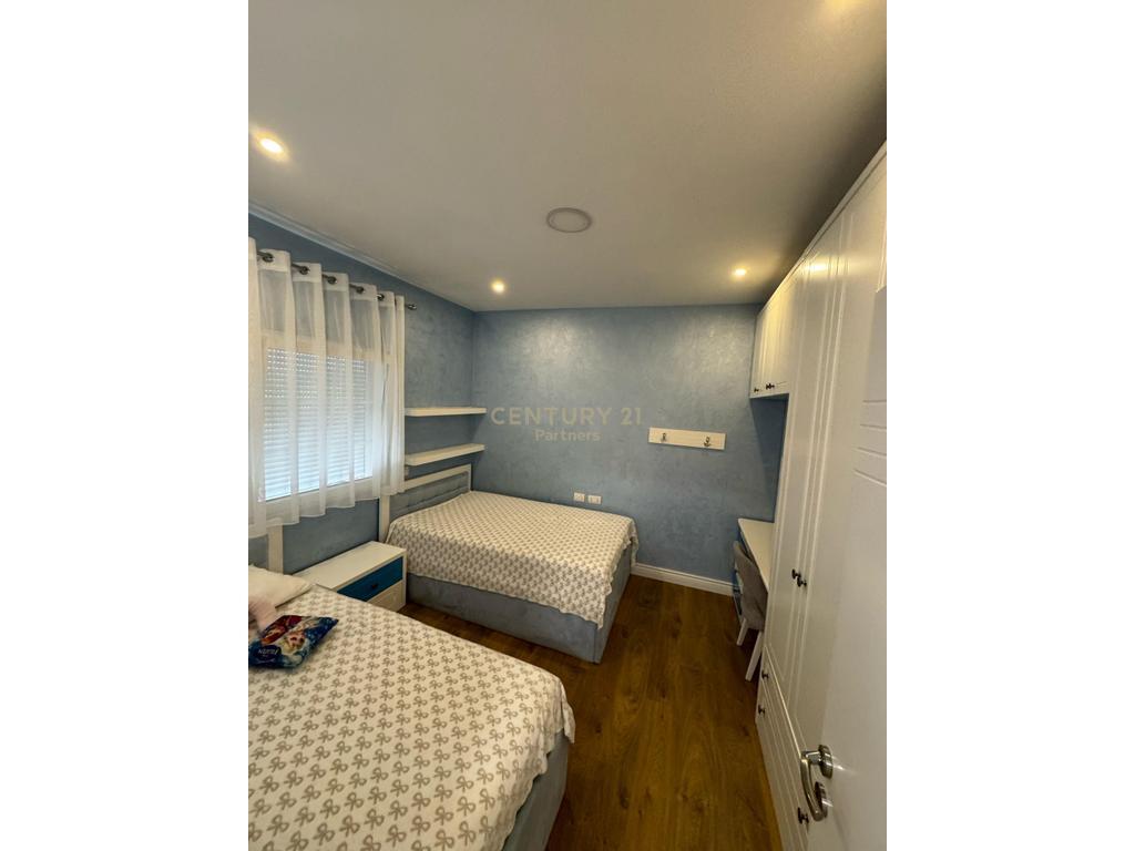 Japim me qira apartament 3+1+2 &amp; 2 poste parkmi ne Fresk