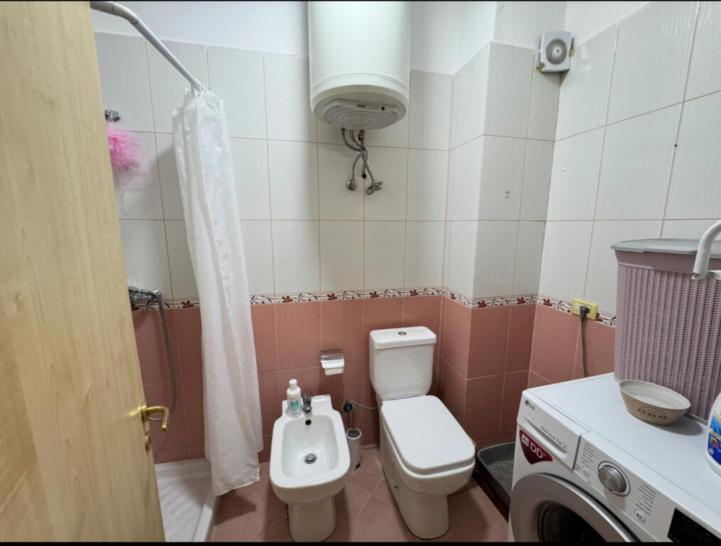 JEPET ME QIRA APARTMENT 2+1 NE ASTIR PRANE VILES L !!