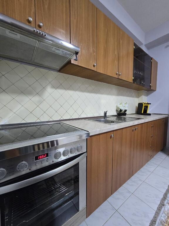 APARTAMENT ME QERA 2+1 VASIL SHANTO 60.000 LEKE