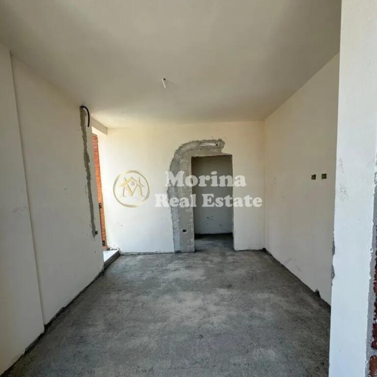 Shitet, Apartament 1+ 1, te Frigoriferi, Cmimi 120000 Euro