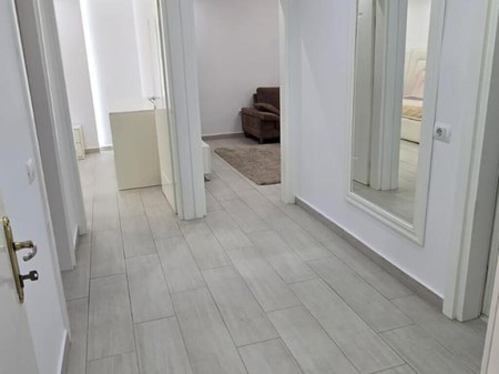 Shitet, Apartament 2+1, Rruga e Kavajës.