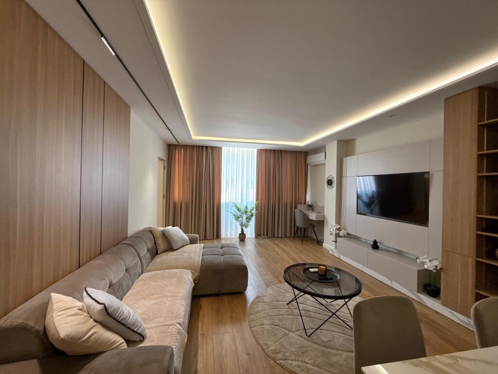 Super Apartament modern me qira 1+1 te Rruga Kavajes