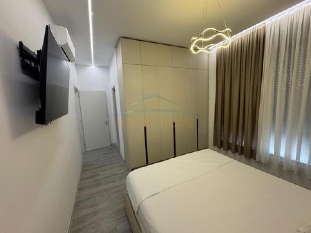 Qera, Apartament 2+1+2+2 Poste Parkimi, Ish Dogana, Tirane