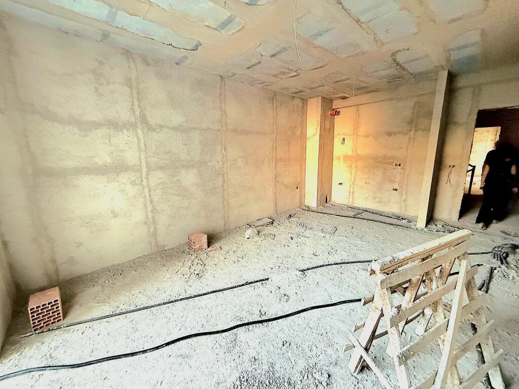 SHITET APARTAMENT 1+1 – PRANË SPITALIT AMERIKAN 2, PËRBALLË QSUT