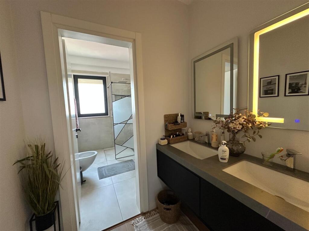 APARTAMENT ME QERA 2+1+2 RRUGA E DURRESIT 1.450 EURO