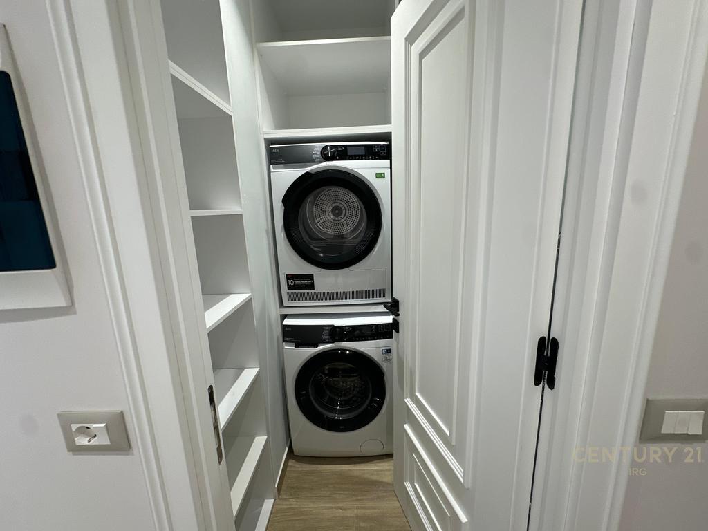 Affittasi super appartamento 2+1+2 bagni + veranda in Via Elbasan!