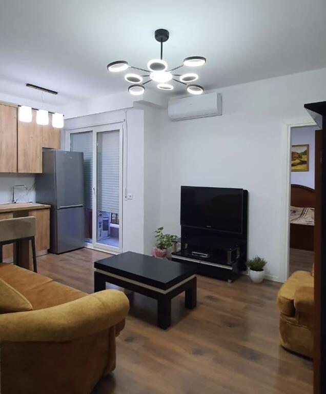 Jepet me qira apartament 1+1 TE AMERIKAN 2 Rruga E Dibres 45.000 leke