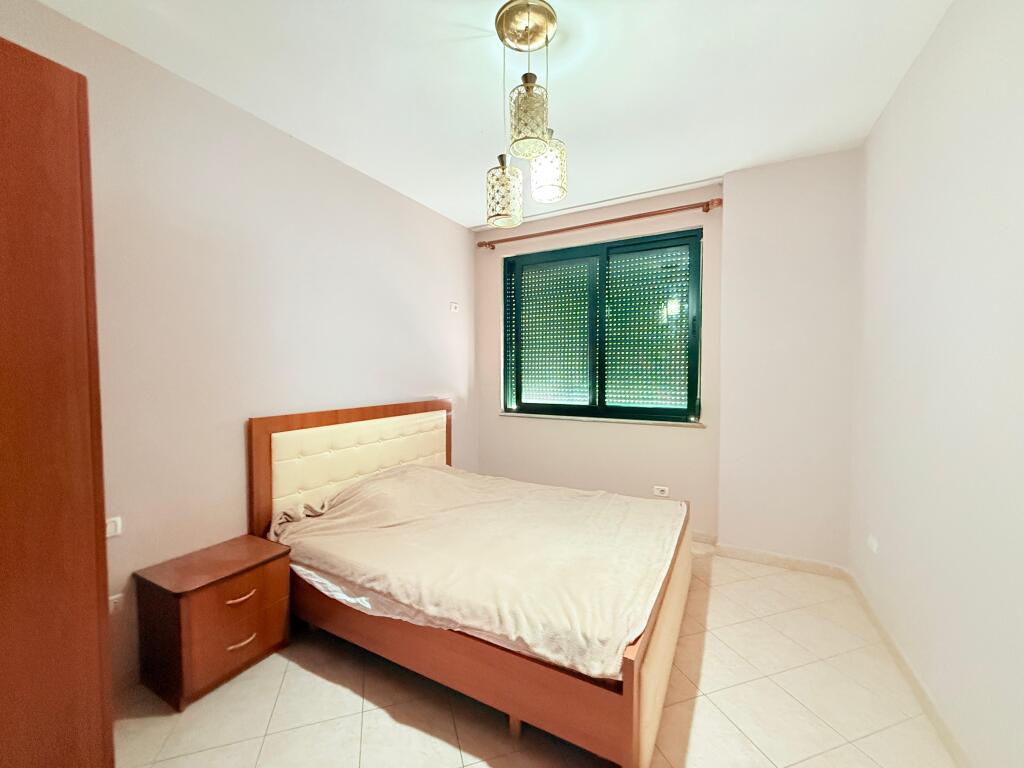 Jepet me Qira Apartament 1+1,  Zona Ekspozita